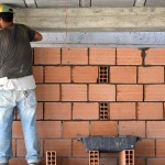 Quels sont les points à considérer pour bien choisir un maçon ?