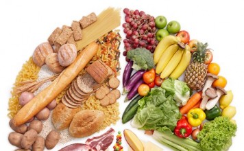 Les séniors doivent profiter de repas variés et équilibrés