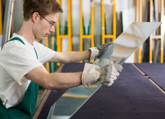 Bricolage et travaux de vitrerie : quelques outils indispensables à avoir