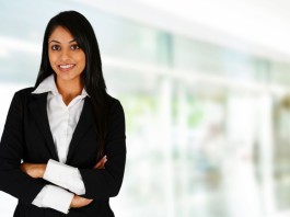 Hotesse accueil : faisable pour un job d’été ?