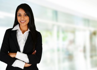 Hotesse accueil : faisable pour un job d’été ?