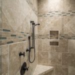 Privilégier le carrelage pour une salle de bain design et confortable