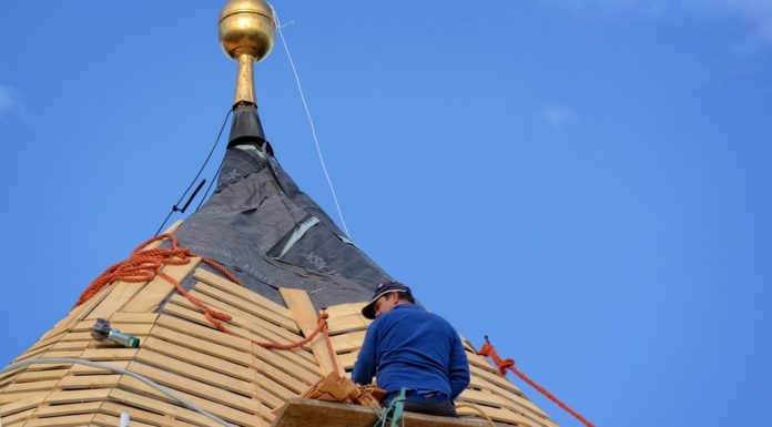 Recourir à un couvreur professionnel certifié RGE : les avantages