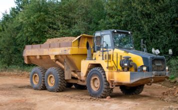 Prix de la location d’une benne : les facteurs à prendre en compte