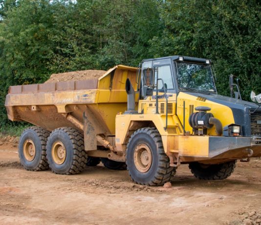 Prix de la location d’une benne : les facteurs à prendre en compte