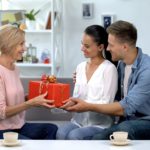Quels cadeaux offrir à sa belle-mère ?