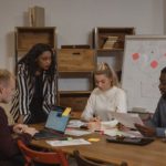 Comment une entreprise française recherche les meilleurs candidats pour un emploi?