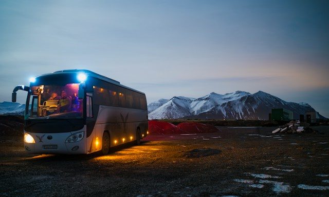Pourquoi réserver un bus à une centrale autocar pour votre voyage bus