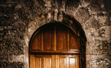 L’Art de s’habiller pour les cérémonies : Élégance et raffinement L’Art de s’Habiller pour les Cérémonies : Élégance et Raffinement