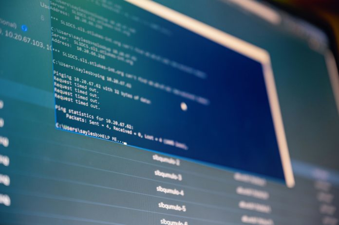 L’internet est aujourd’hui au cœur de nos interactions, de notre apprentissage et de notre travail. Il façonne nos modes de communication, nos accès à l’information et nos transactions numériques.