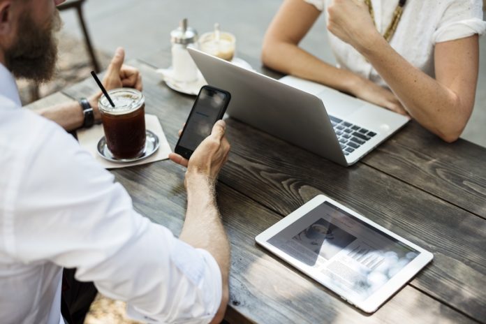Communication et Information : Comprendre Leur Importance et Leur Rôle dans le Monde Numérique