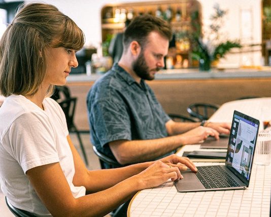 L’Entraide au Cœur du Succès Web : Quand Webmasters et Rédacteurs Unissent Leurs Forces L'Entraide au Cœur du Succès Web : Quand Webmasters et Rédacteurs Unissent Leurs Forces