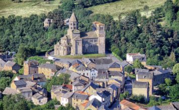 Randan dans le Puy-de-Dôme : Un Patrimoine Historique et Naturel à Découvrir Randan dans le Puy-de-Dôme : Un Patrimoine Historique et Naturel à Découvrir