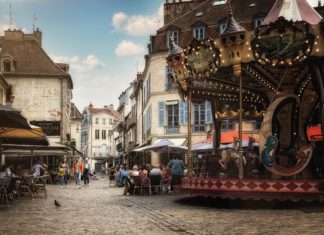 Le Carrefour des Idées : Quand Un Blog pour Discuter Culture Devient Votre Référence Connectée Le Carrefour des Idées : Quand Un Blog pour Discuter Culture Devient Votre Référence Connectée