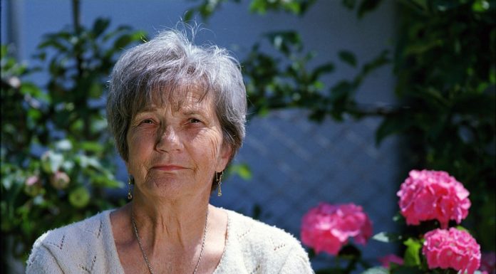 Seniors actifs au top de leur forme : les clés d’un vieillissement épanoui Seniors actifs au top de leur forme.